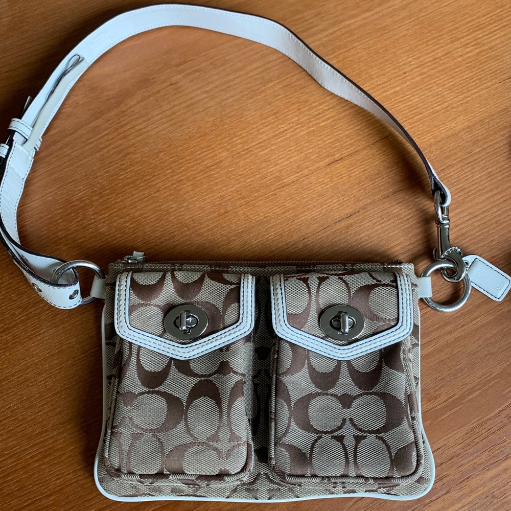 Coach signature tan fannypack w/creme adj strap